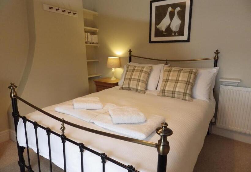 غرفة قياسية, Pond Farm