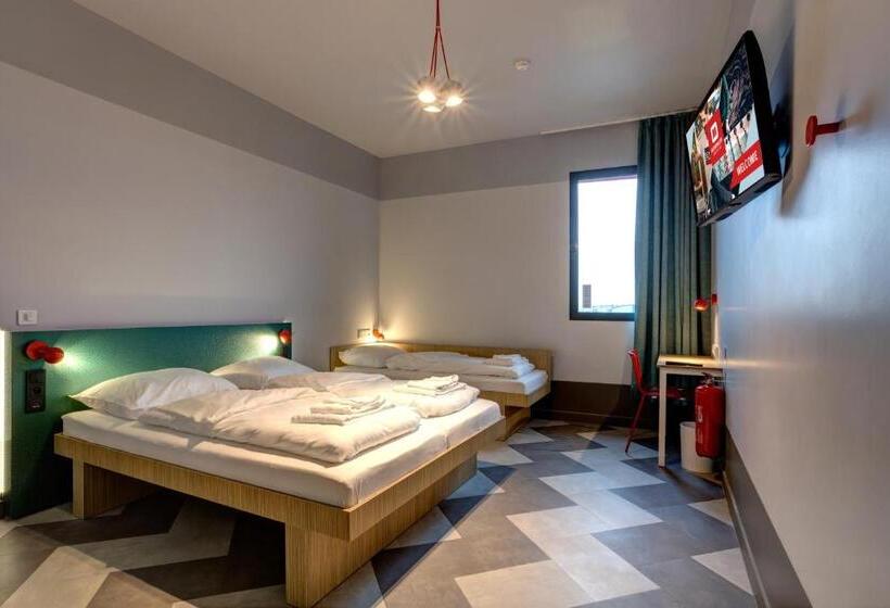 Chambre Triple Standard, Meininger Hotel Paris Porte De Vincennes