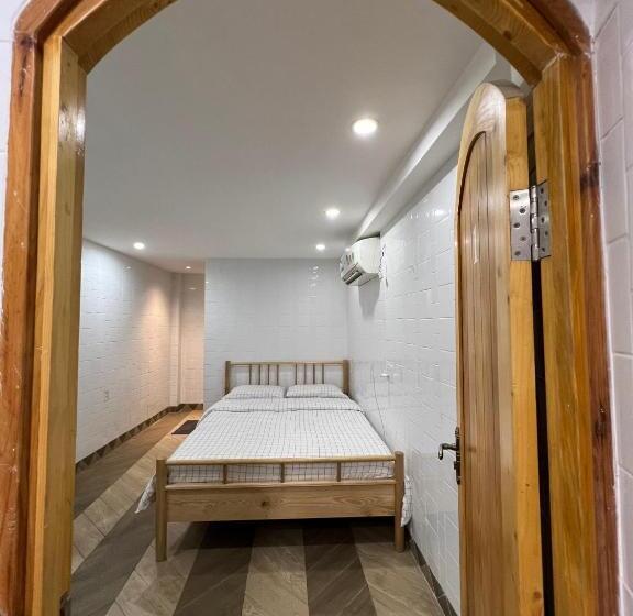 اتاق استاندارد, Meow Hotel & Cafe