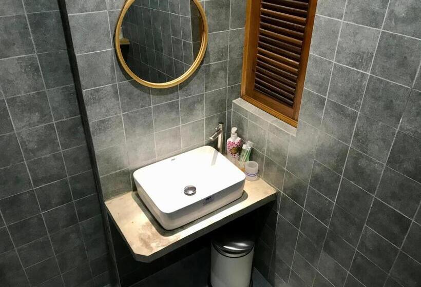 اتاق استاندارد, Meow Hotel & Cafe