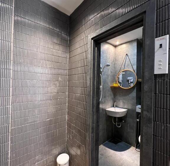 اتاق اکونومی, Meow Hotel & Cafe