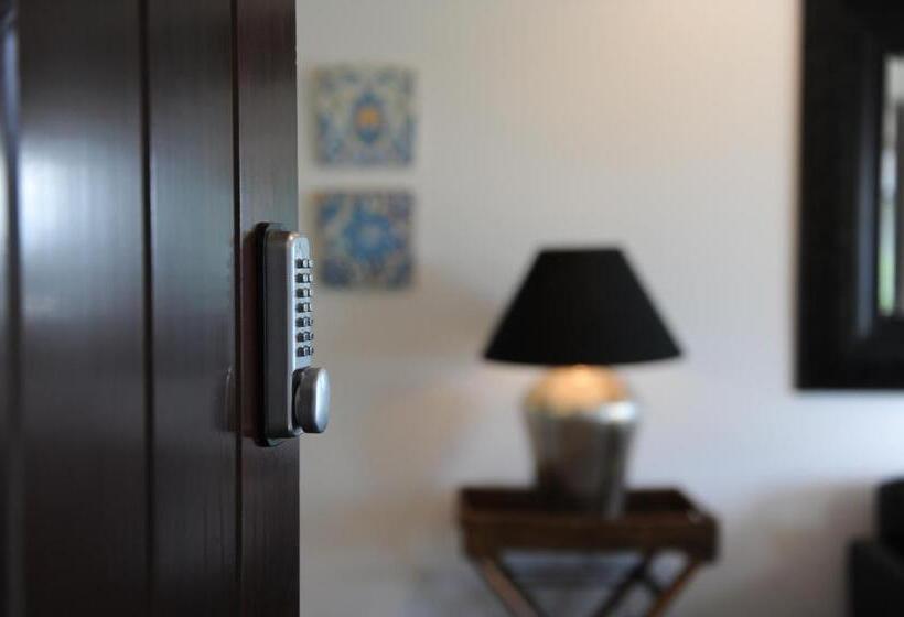 Люкс 2 Спальни, Quail Lodge