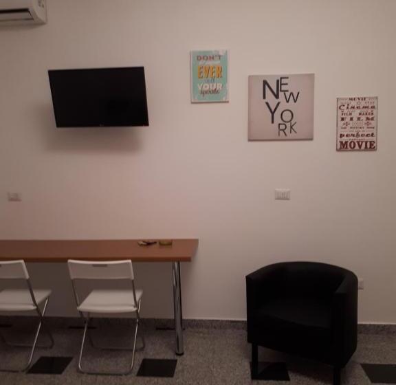 استودیوی استاندارد, Business Home Piazza Cesare Battisti B&b Residence