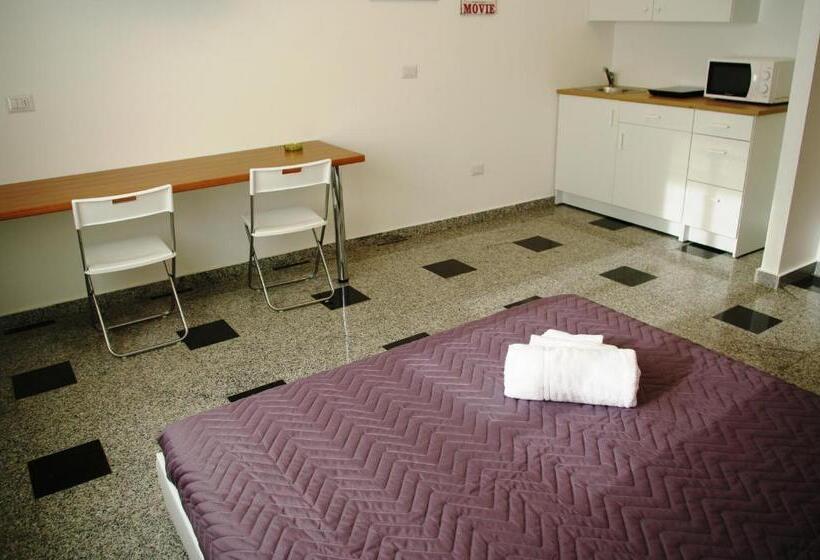 استودیوی استاندارد, Business Home Piazza Cesare Battisti B&b Residence