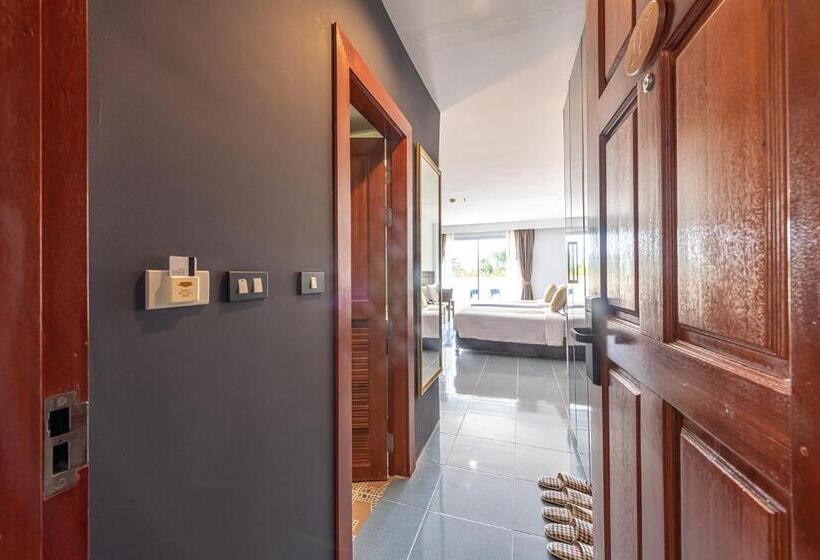 Трехместный Номер Deluxe, Blue Beach Grand Resort And Spa