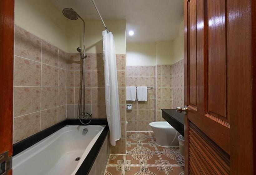 Habitació Triple Deluxe, Blue Beach Grand Resort And Spa