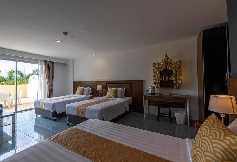 Трехместный Номер Deluxe, Blue Beach Grand Resort And Spa