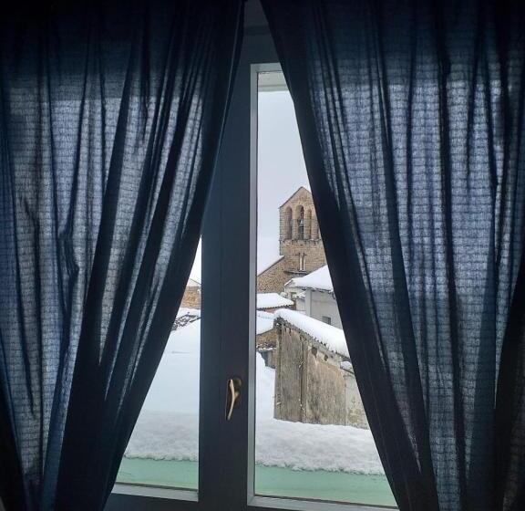 スタンダードルーム, Alda Jolio Jaca