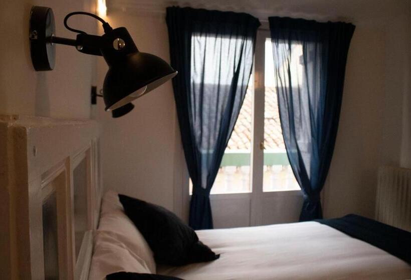 スタンダードルーム, Alda Jolio Jaca