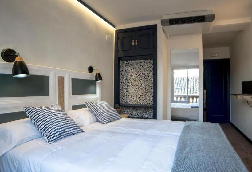 エコノミールーム, Alda Jolio Jaca