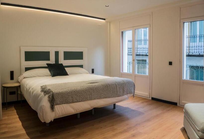 ファミリールーム, Alda Jolio Jaca