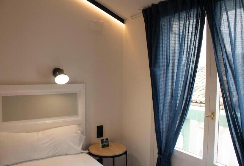 スタンダードルーム, Alda Jolio Jaca