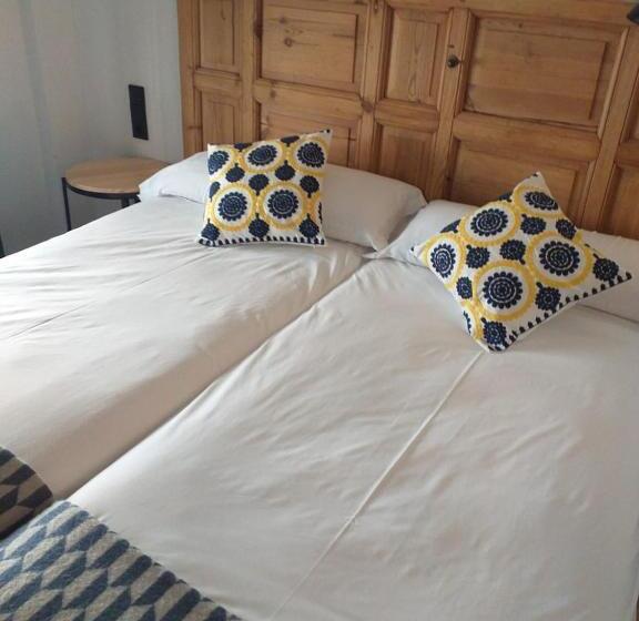 エコノミールーム, Alda Jolio Jaca