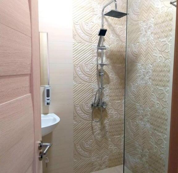 اتاق استاندارد, Baqari Inn