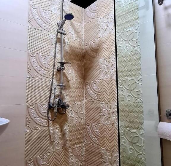 اتاق استاندارد, Baqari Inn