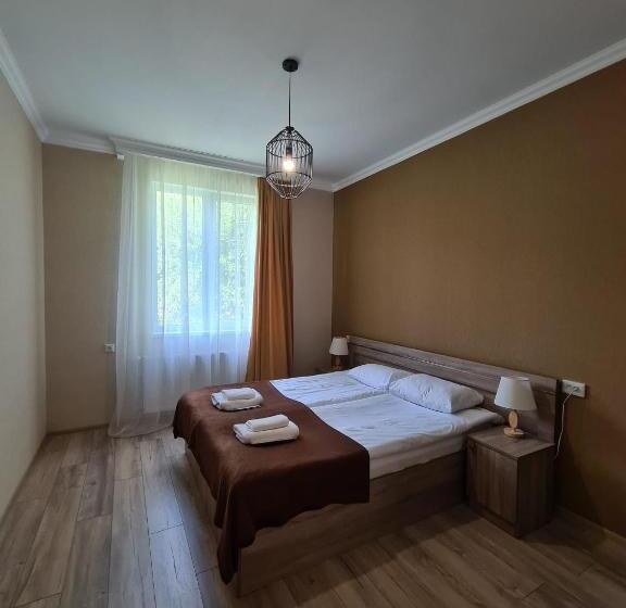 اتاق استاندارد, Baqari Inn