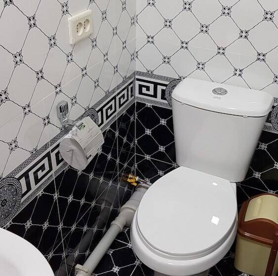 اتاق لوکس, Minorai Xurd