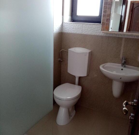 اتاق اکونومی, Romsil Guesthouse