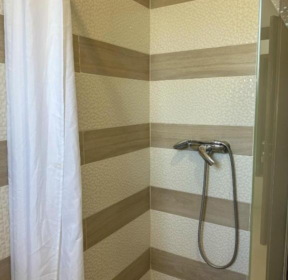 اتاق اکونومی, Romsil Guesthouse