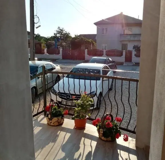 Perhehuone, Romsil Guesthouse