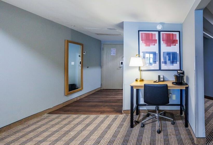 Люкс, Americinn By Wyndham Omaha Near Zoo