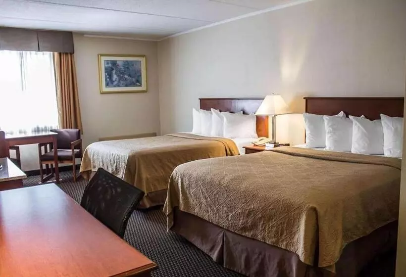 身障者適用クイーンサイズベッドルーム, Baymont By Wyndham Youngstown
