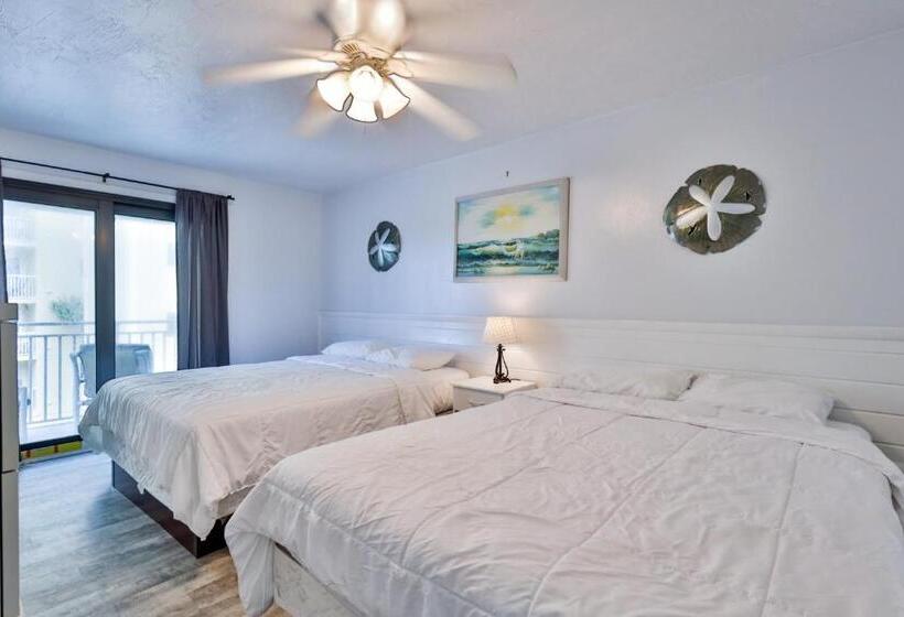 جناح جونيور مطلّ علي البحر, Coastal Waters