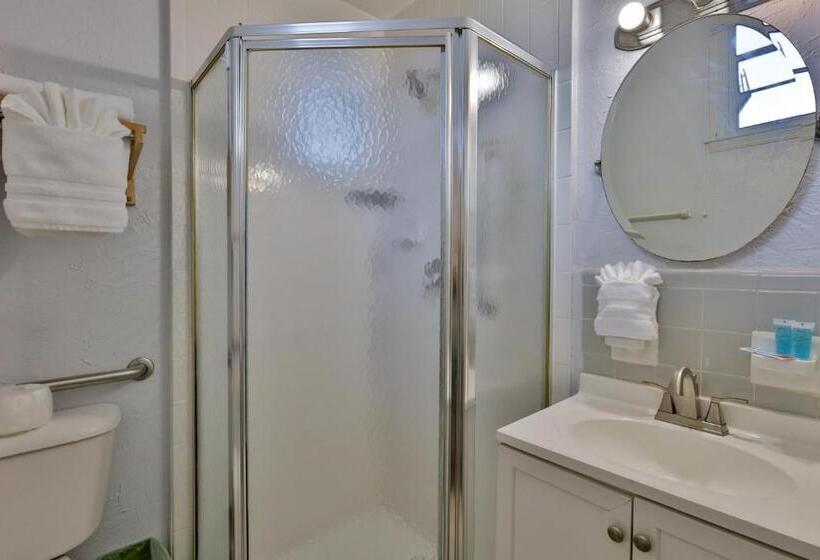 جناح سرير كينج, Coastal Waters