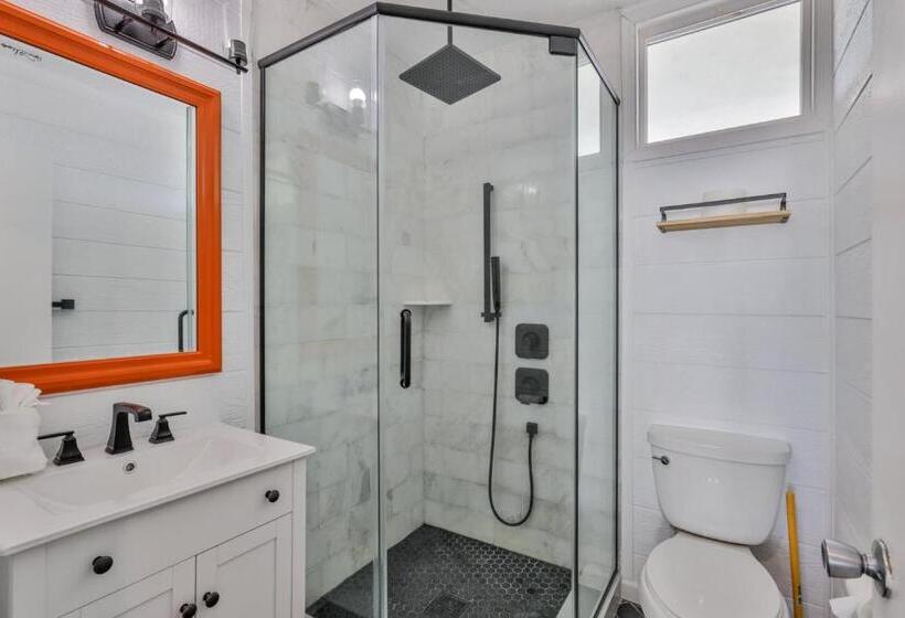 جناح, Coastal Waters