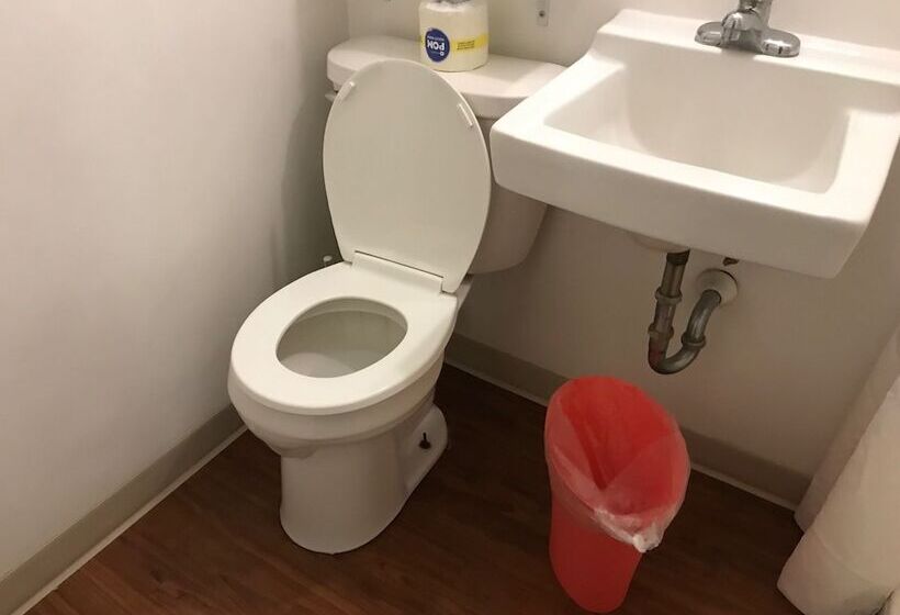 Семейный Номер, Colonial Inn New Ulm Extended Stay