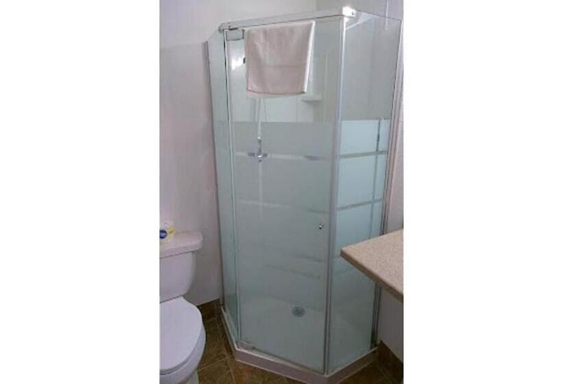 Семейный Номер, Colonial Inn New Ulm Extended Stay