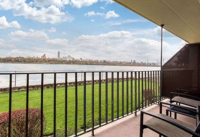 Sviitti Parveke, Comfort Inn Edgewater On Hudson River