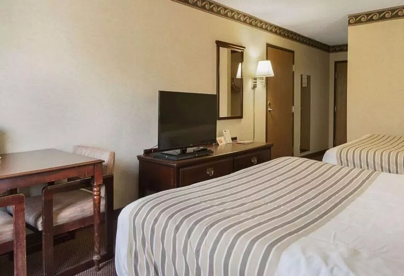 ２ダブルベッドのスタンダードルーム, Econo Lodge Inn & Suites