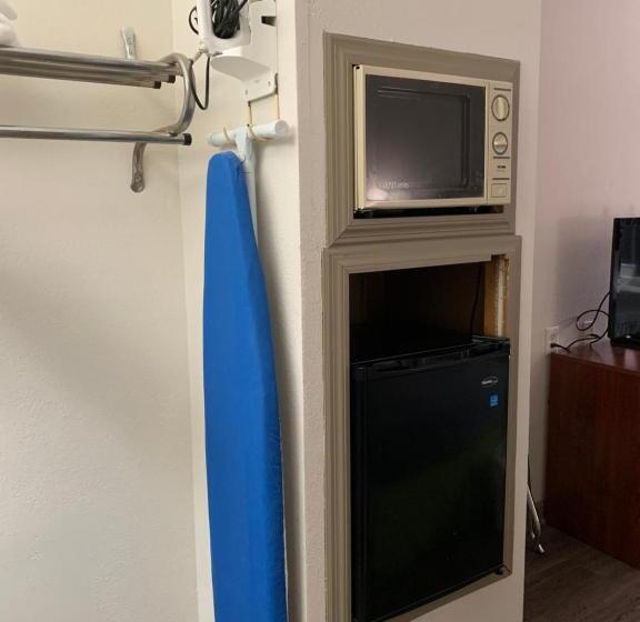 キングサイズベッドのスタンダードルーム, Econo Lodge