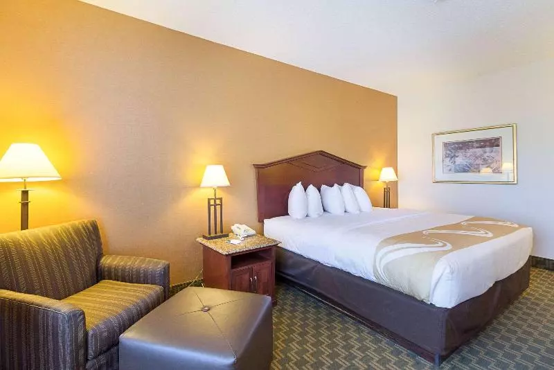 اتاق استاندارد با تخت بزرگ, Quality Inn