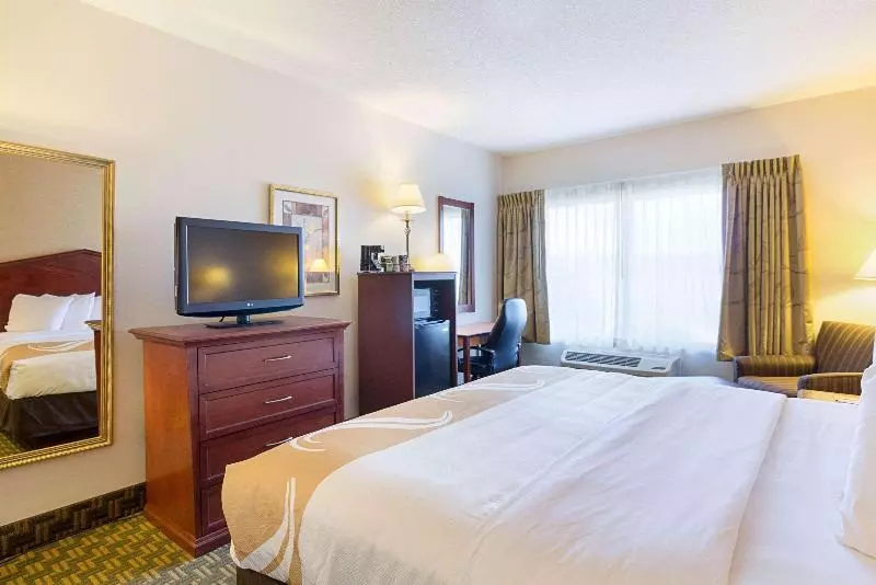 اتاق استاندارد با تخت بزرگ, Quality Inn