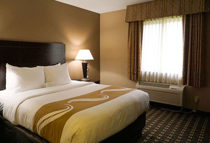 سوییت, Quality Inn & Suites Watertown Near Prairie Lakes Ice Arena