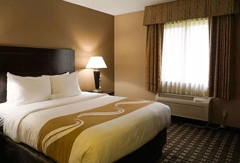 سوییت, Quality Inn & Suites Watertown Near Prairie Lakes Ice Arena
