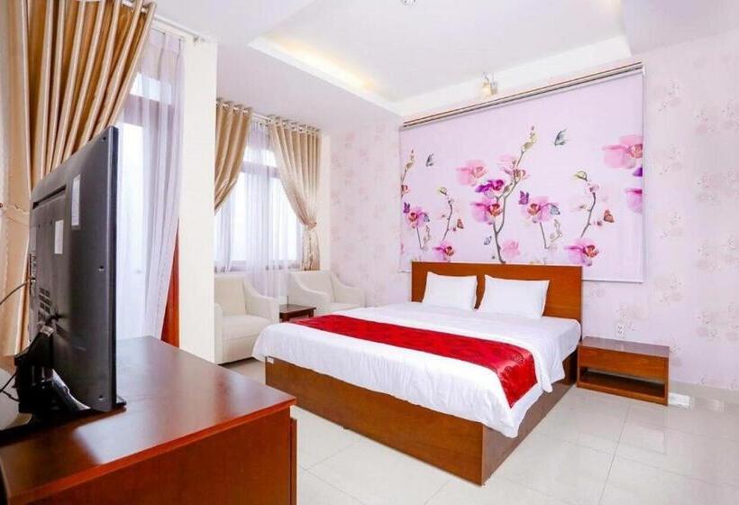 بنگله خانوادگی, Ngọc Hưng