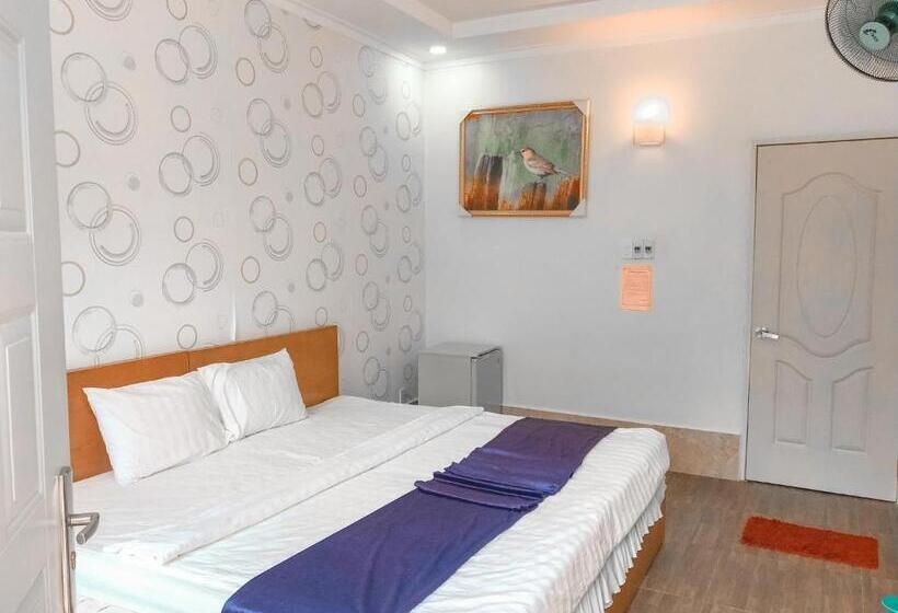 بنگله خانوادگی, Ngọc Hưng