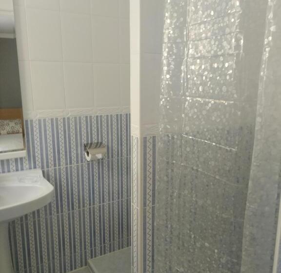 Номер Стандарт, Aderezo Hostal Restaurante