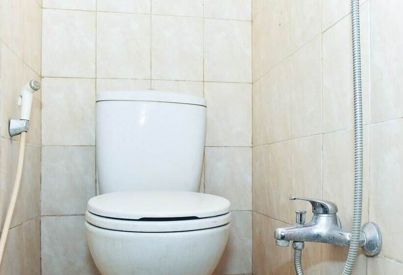 Номер Стандарт, Reddoorz Syariah Near Pantai Losari 3