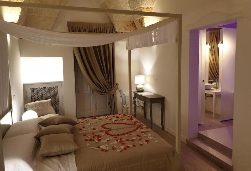 جناح مزود بجاكوزى, Christian S Suites & Spa