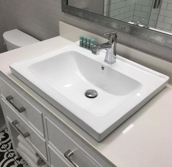 キングサイズベッドのスイートルーム, Riverside Inn Hannibal