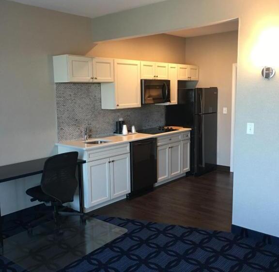 キングサイズベッドのスイートルーム, Riverside Inn Hannibal