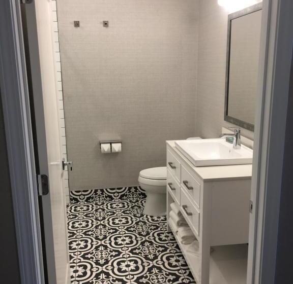 キングサイズベッドのスイートルーム, Riverside Inn Hannibal