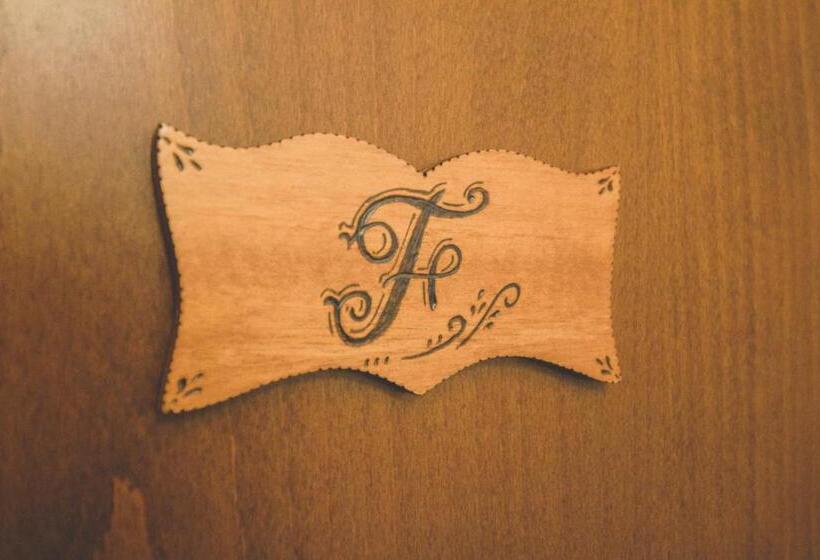 基本三人间, 4 Rooms