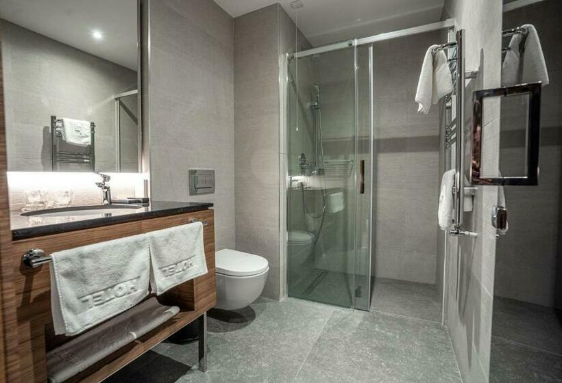 اتاق لوکس, Tonanti