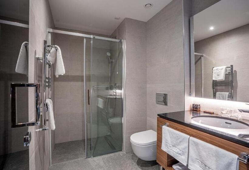 اتاق استاندارد, Tonanti