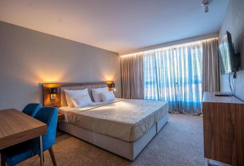 آپارتمان 1 خوابه, Tonanti